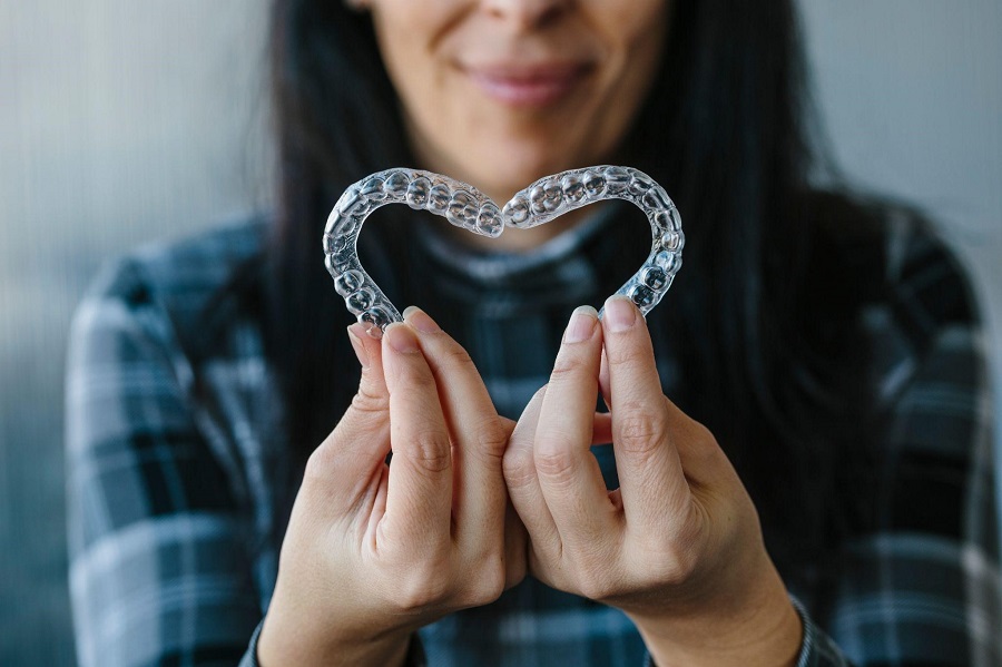 Why Should You Choose Invisalign To Straighten Teeth?